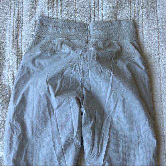 Lululemon track pants cream size 4 - Picture 2 of 5